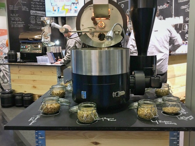 Röstmaschinen ermöglichen individuelle Röstungen für Kaffeebars. Röstmaschine für Kaffeebars