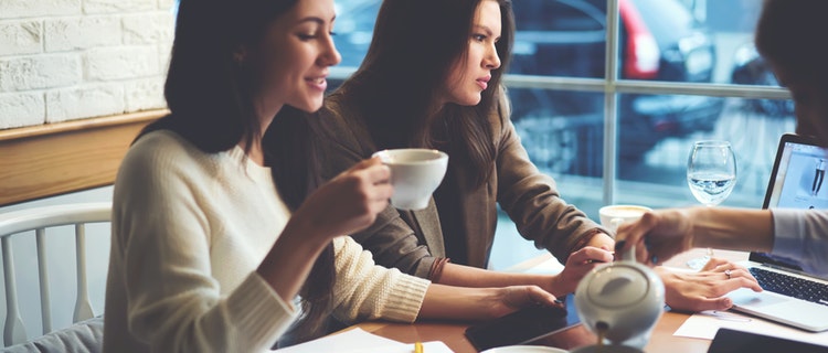 Kaffeevollautomaten für Medienagenturen: Treibstoff für kreative Köpfe Kaffeevollautomaten für Medienagenturen: Treibstoff für kreative Köpfe